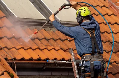 Démoussage et hydrofuge de toiture à Omelmont